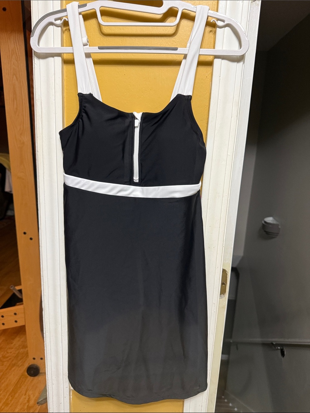 NWT Black & White Sewn in cups Swim Dress Retro One Piece Swimsuit XS